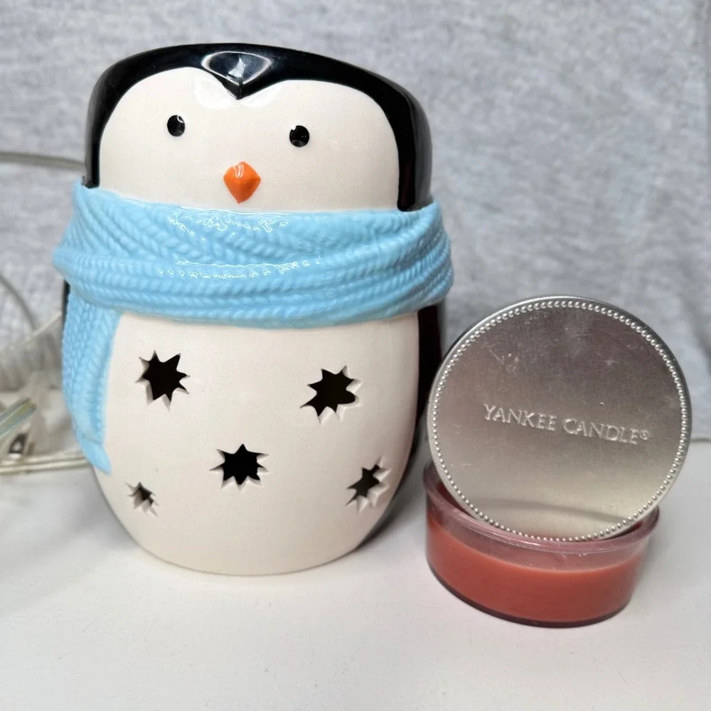 Yankee Candle Scenterpiece Penguin MeltCup Warmer Timer Blue Scarf SPW-33D
